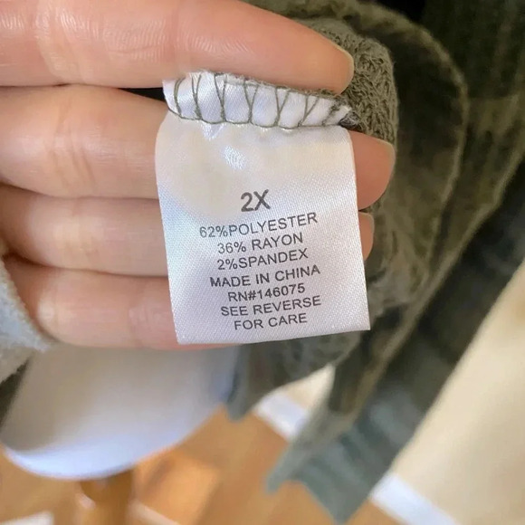 Sweet Romeo Green Camo Thermal Shirt Women’s Size 2X - Picture 7 of 9